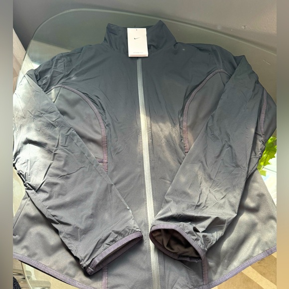Nike Storm- FIT Running Jacket *NEW WITH TAGS - Picture 1 of 7